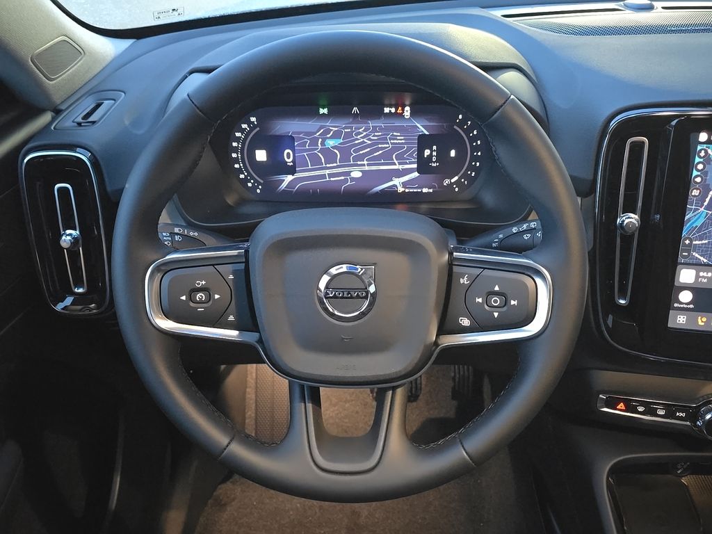 2026 Volvo XC40 Ultra - Photo 13