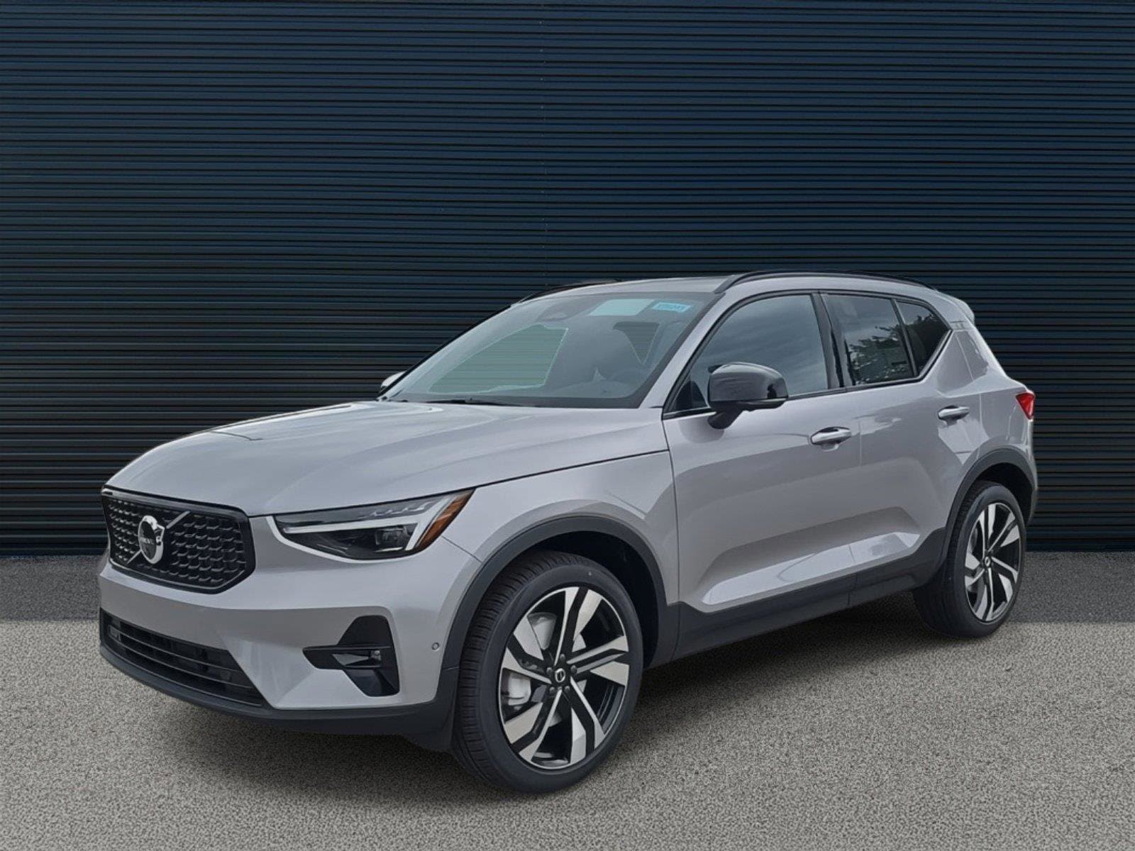 2026 Volvo XC40