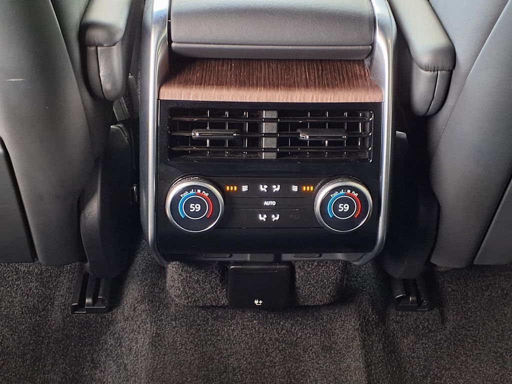 2023 Land Rover Range Rover SE - Photo 25