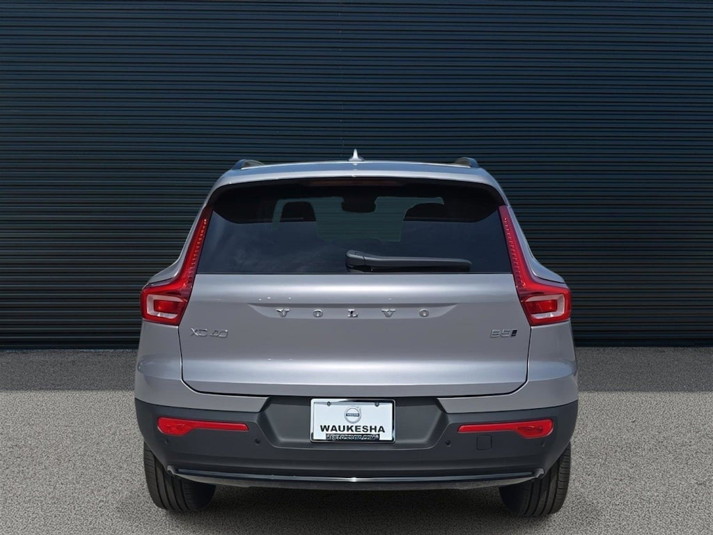 New 2026 Volvo XC40 B5 Plus SUV