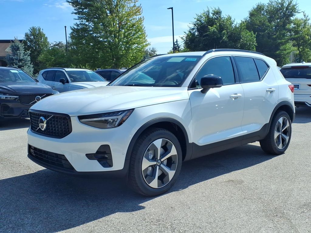 2026 Volvo XC40 Plus