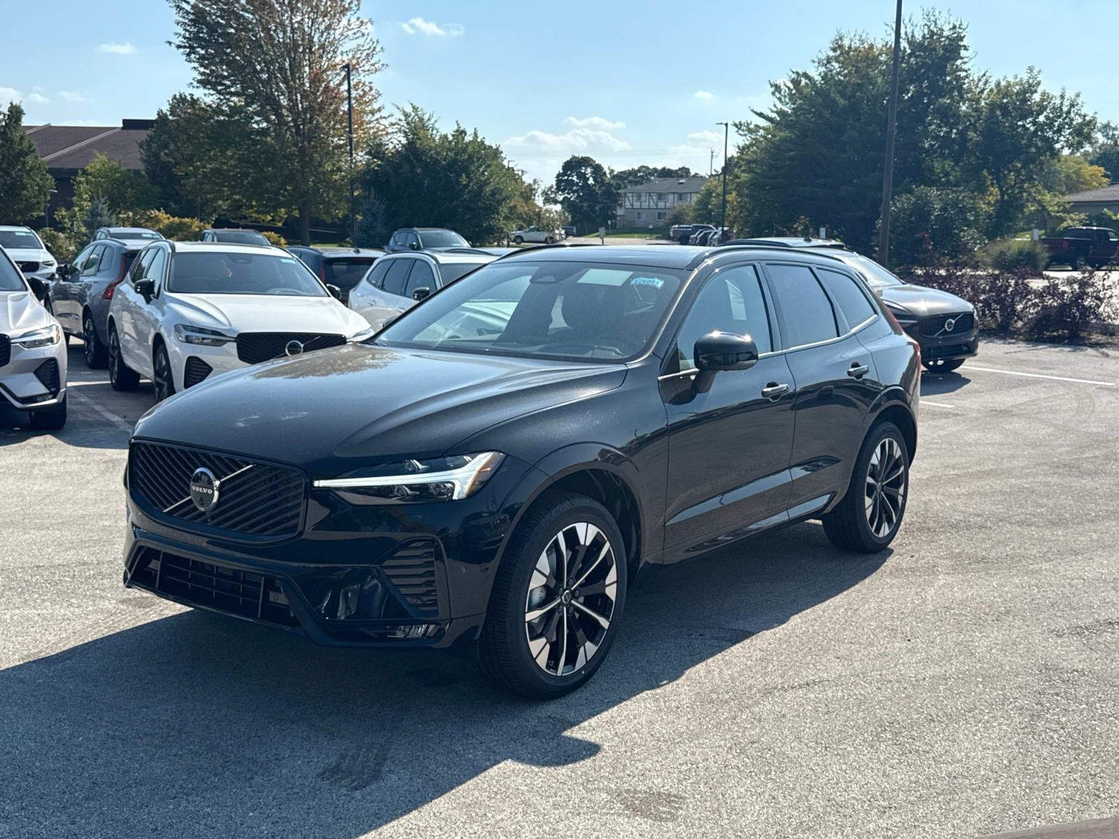 2026 Volvo XC60 Plus's photo