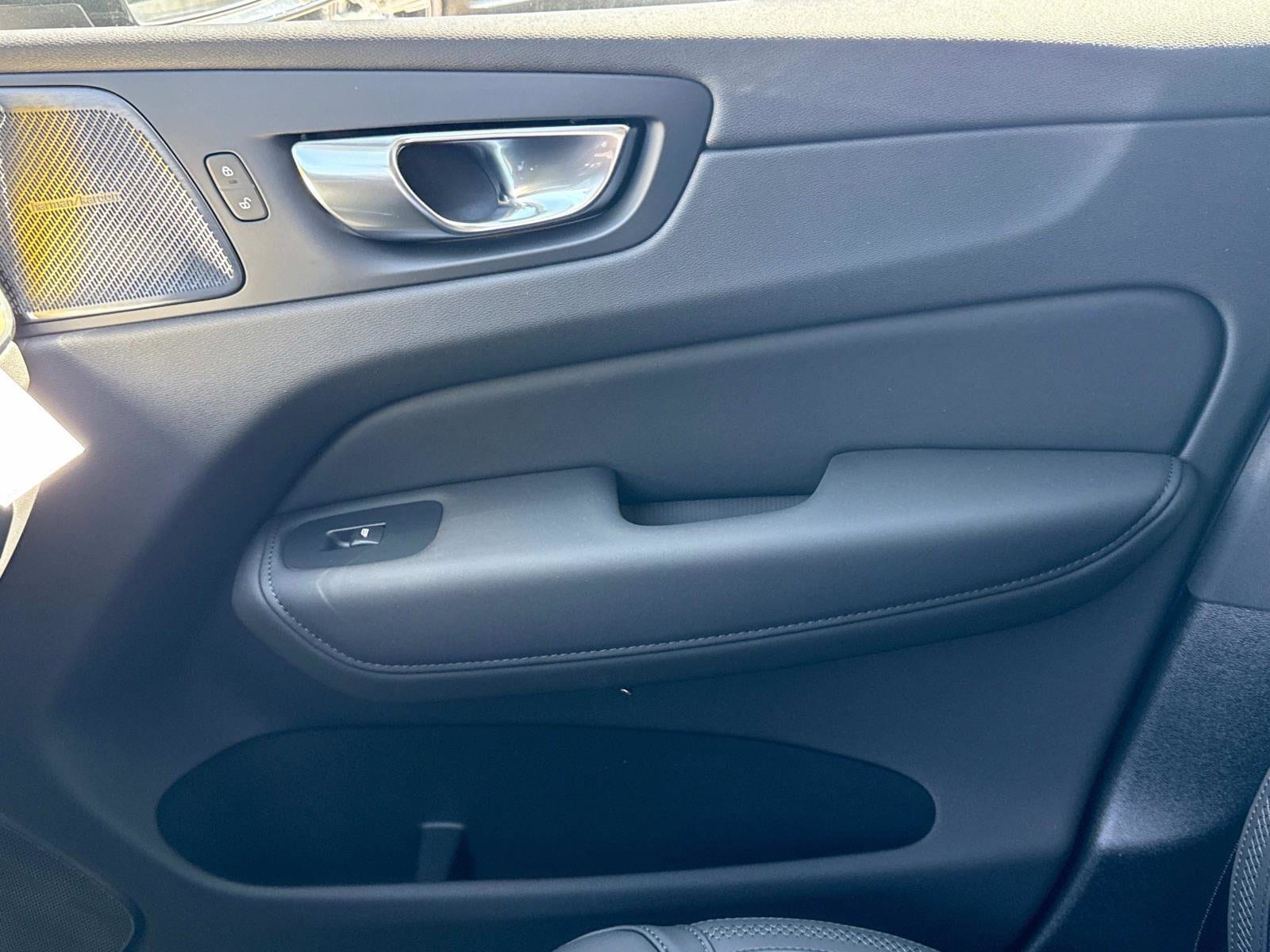 2026 Volvo XC60 Plus - Photo 23