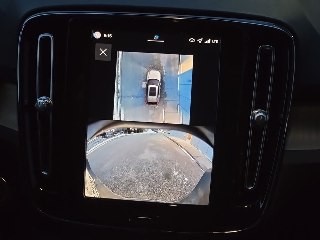 2026 Volvo XC40 Ultra - Photo 16