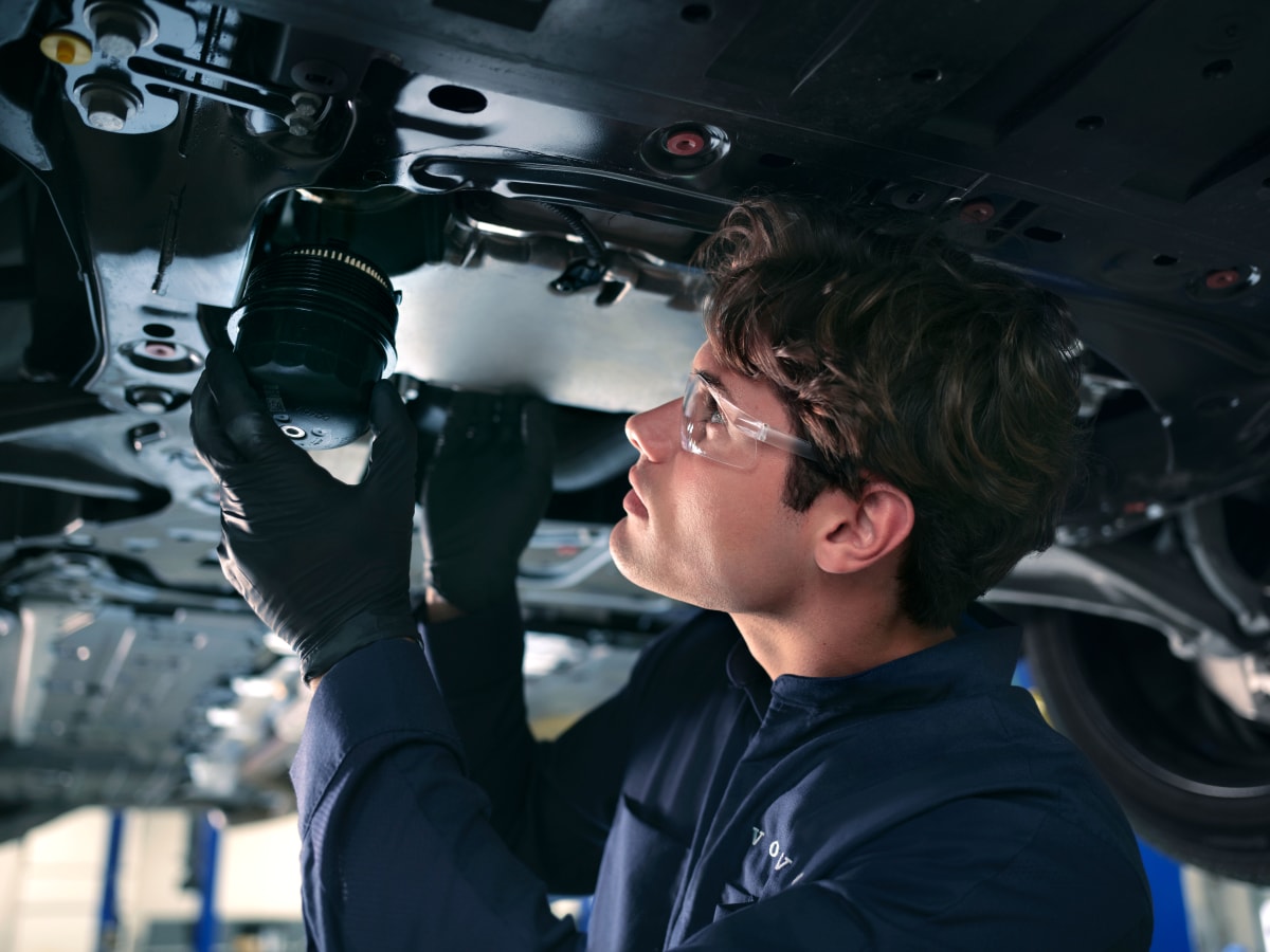 Volvo_Service_Oil-Filter_1.png