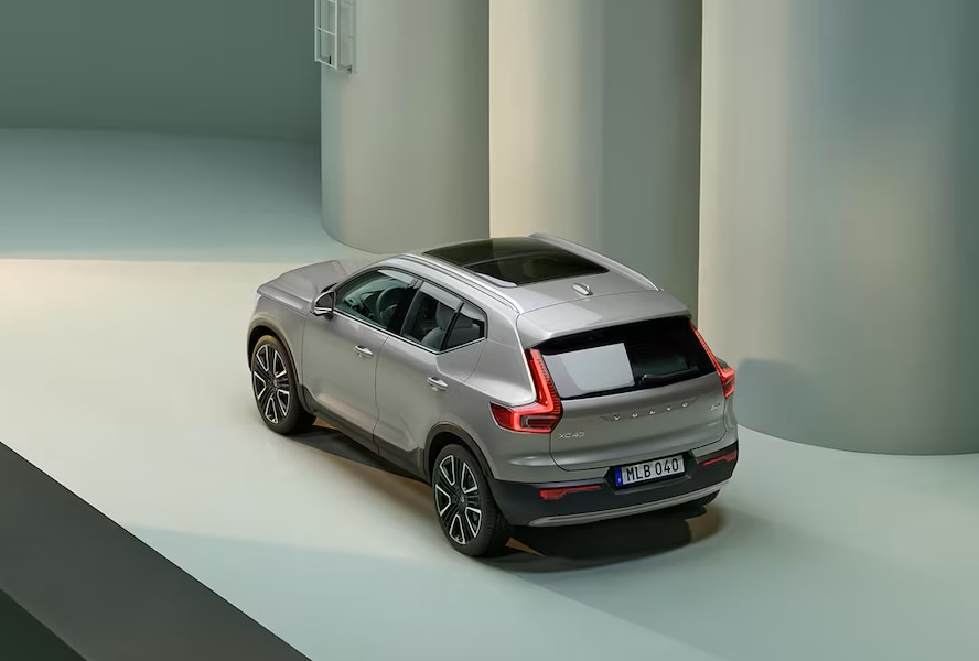 2024-volvo-xc40-birdseye-resized.png