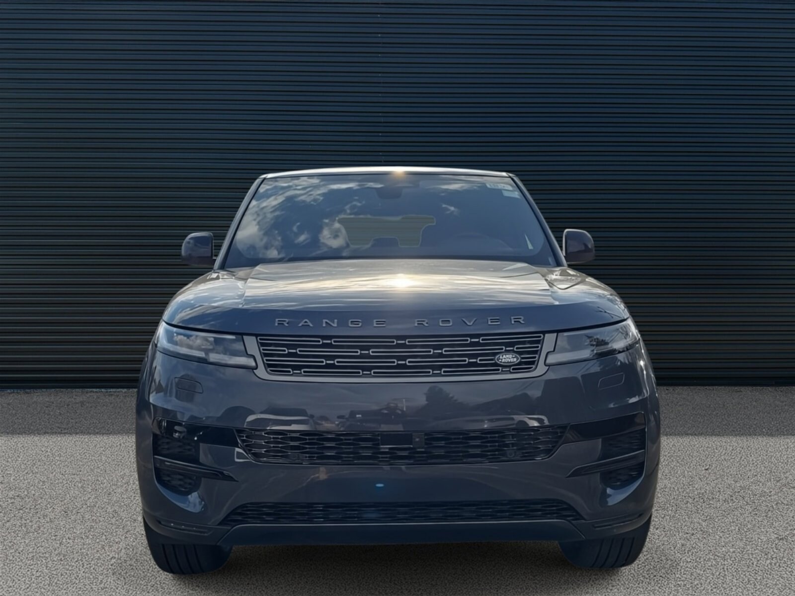 2025 Land Rover Range Rover Sport P360 S photo 2
