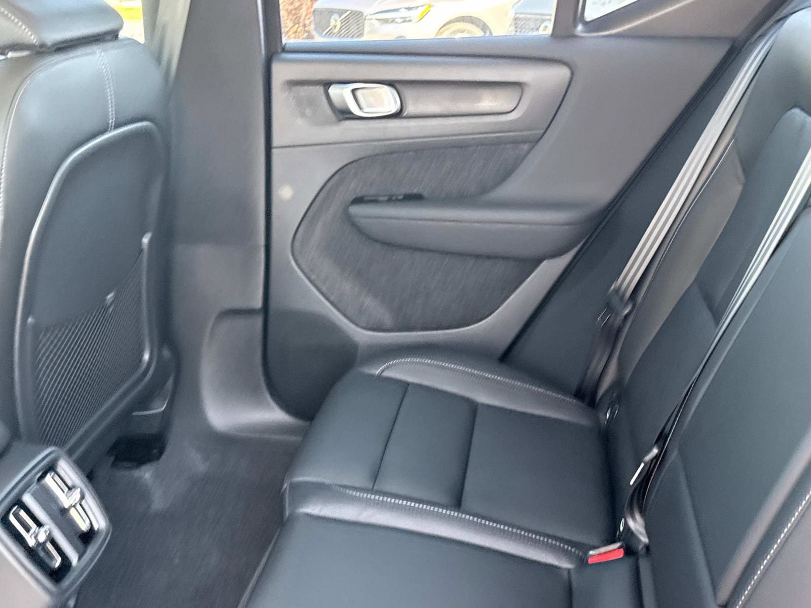 2026 Volvo XC40 Plus - Photo 12