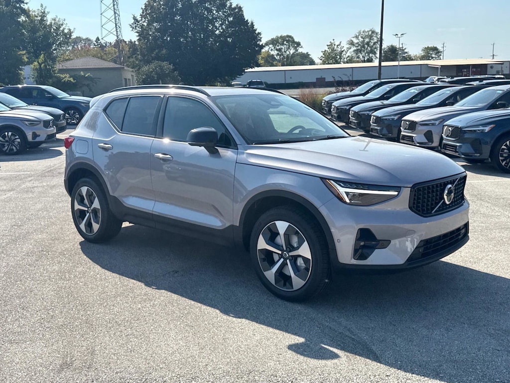 New 2026 Volvo XC40 B5 Plus SUV