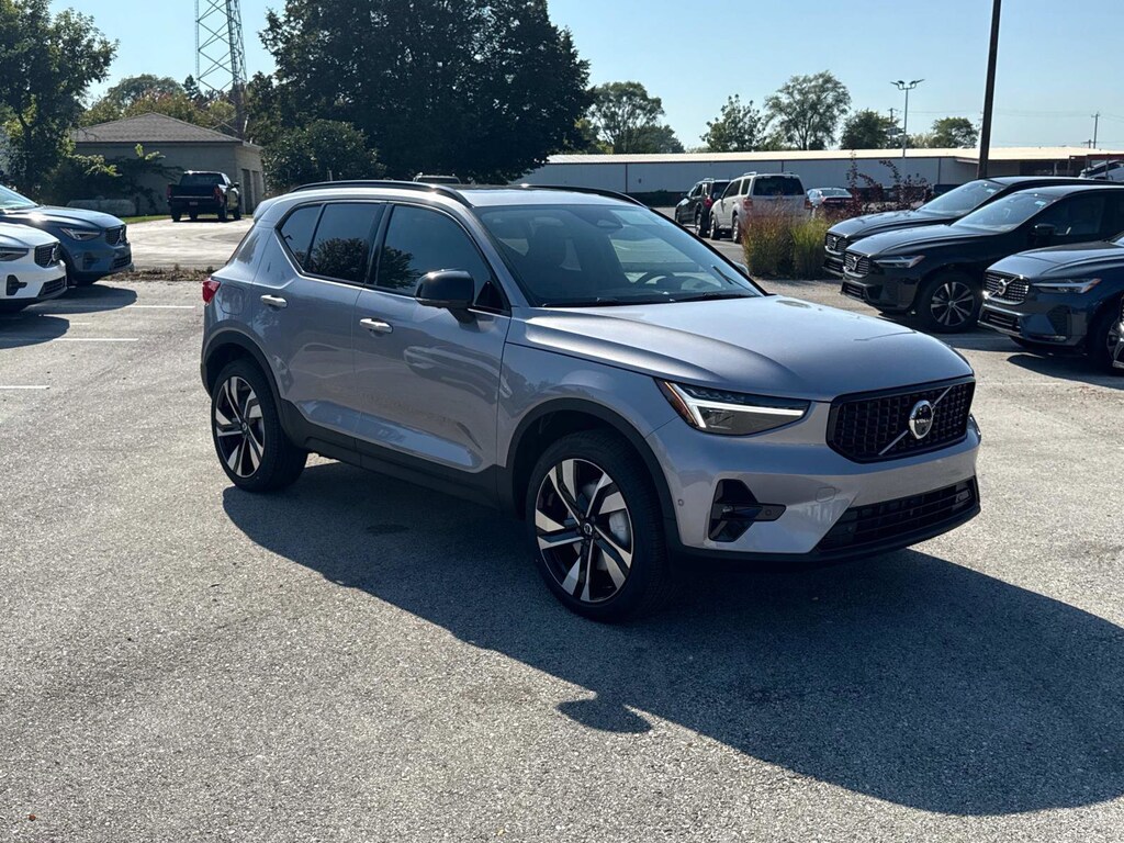 New 2026 Volvo XC40 B5 Ultra SUV