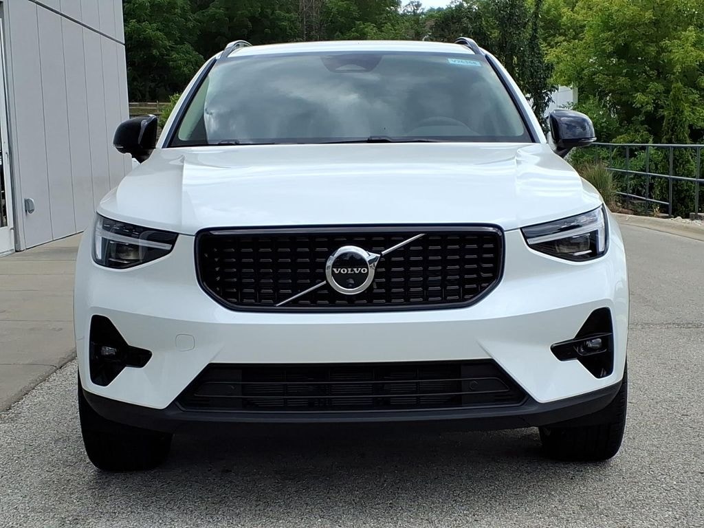 New 2026 Volvo XC40 B5 Ultra SUV