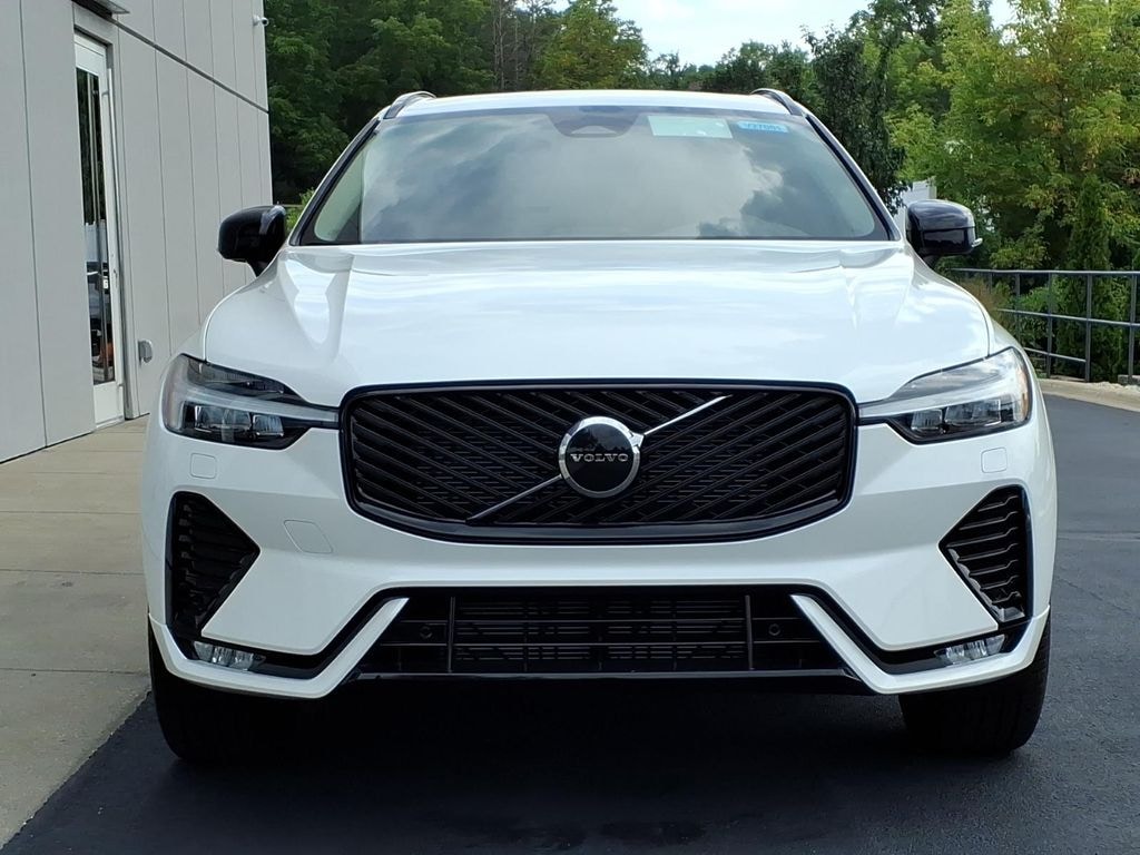 New 2027 Volvo XC60 B5 Core SUV
