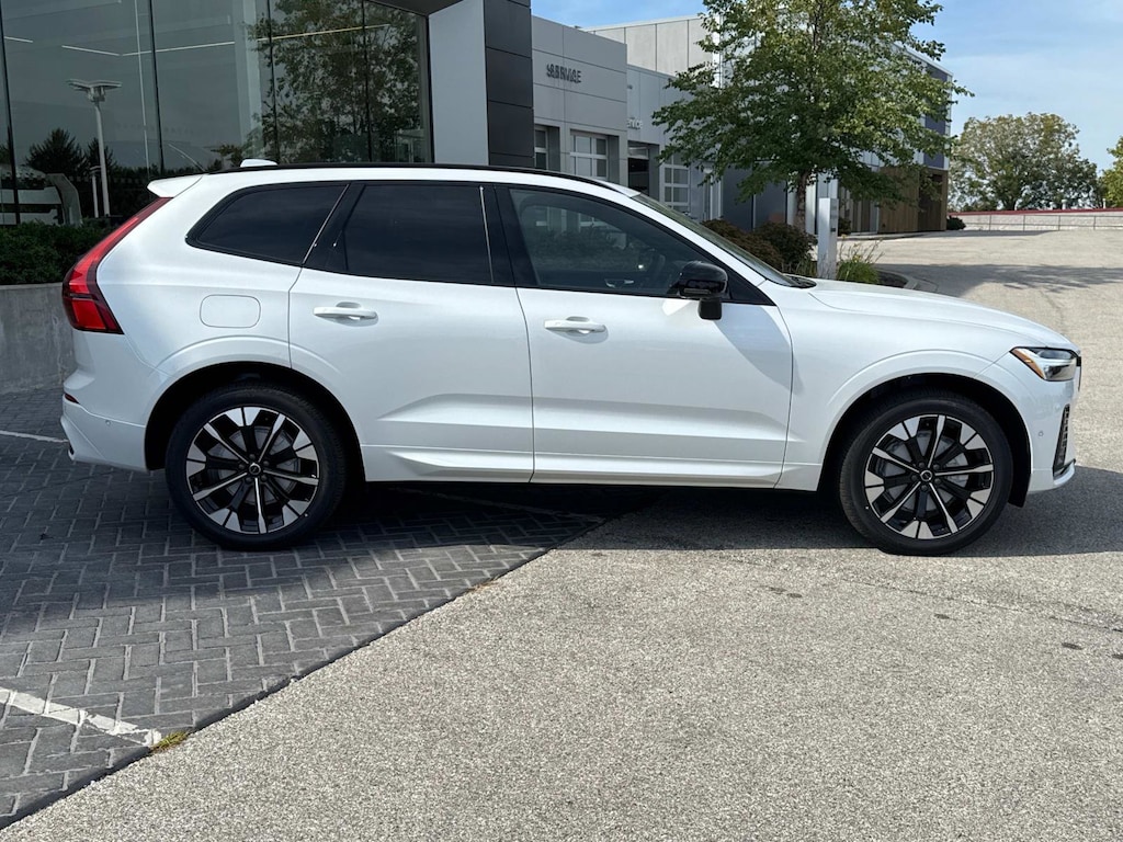 New 2026 Volvo XC60 B5 Plus SUV