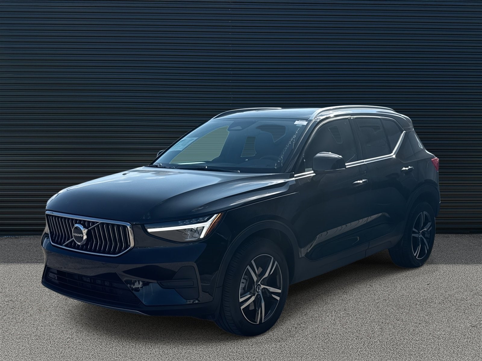 2025 Volvo XC40