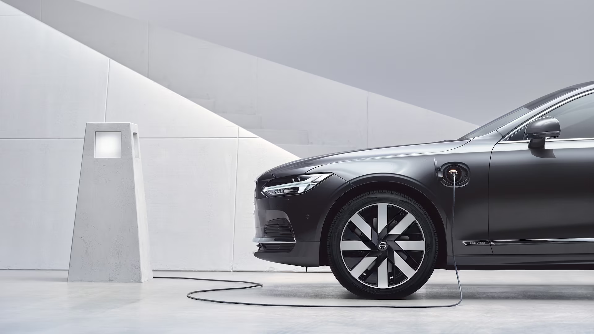 2024-volvo-s90-hybrid-recharge-plugged.png