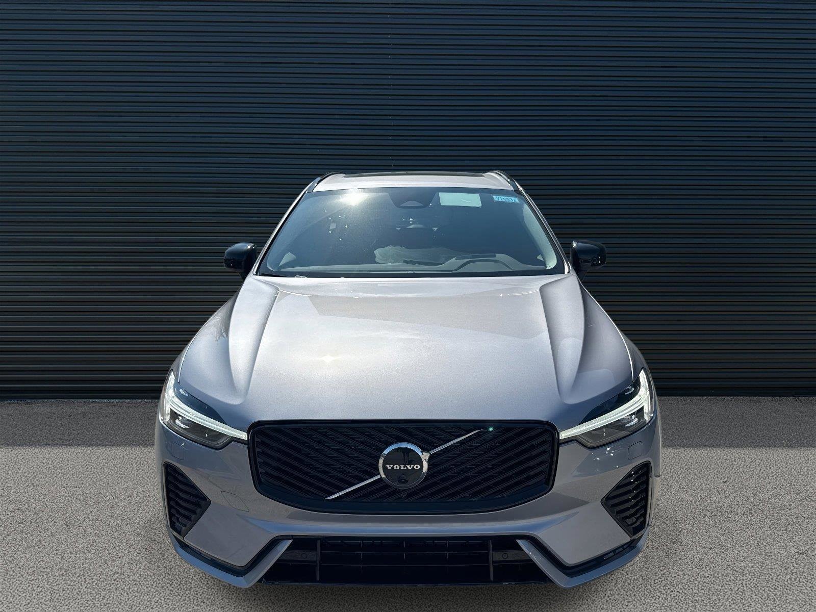 2026 Volvo XC60 Plus - Photo 2