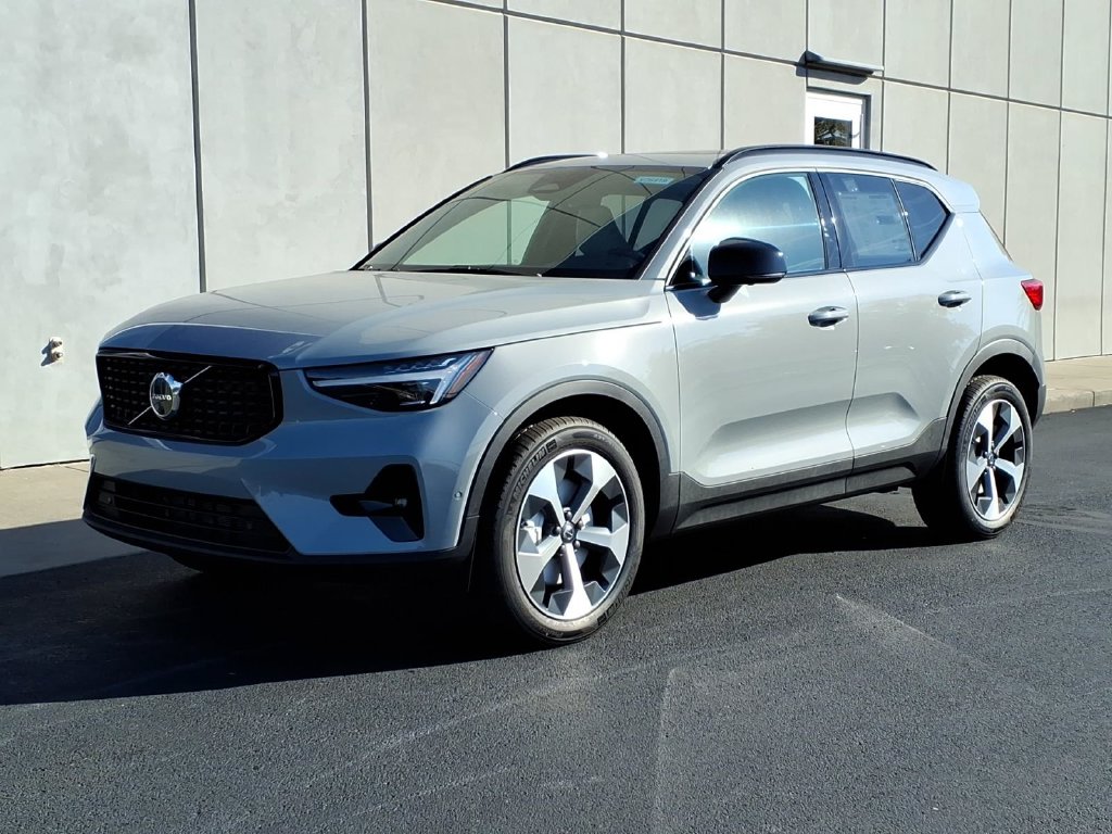 2026 Volvo XC40