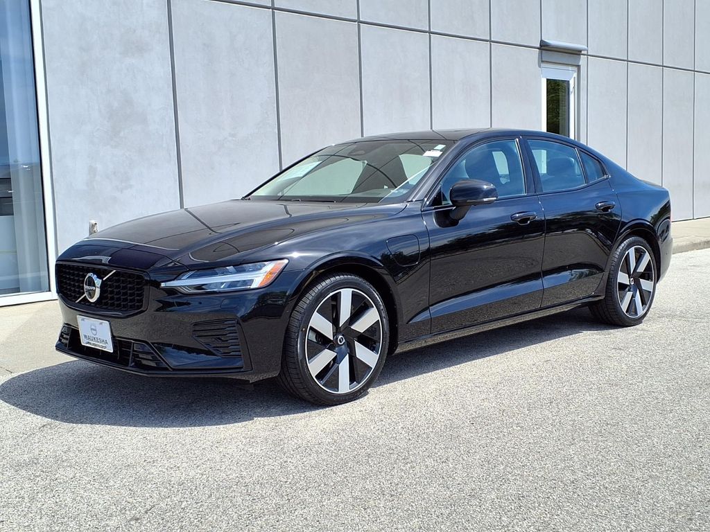 2024 Volvo S60 T8 Recharge Plus Dark Theme AWD's photo