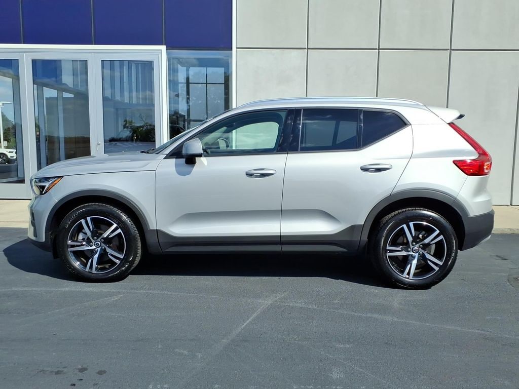 Certified 2023 Volvo XC40 B5 Core SUV