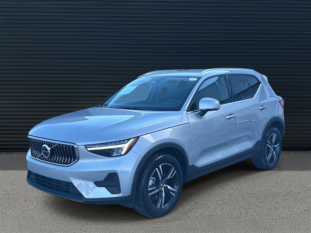 Certified 2025 Volvo XC40 Core Bright Theme B5 AWD Core Bright Theme