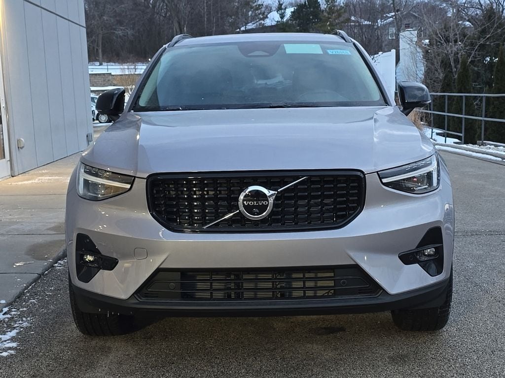 New 2026 Volvo XC40 B5 Ultra SUV