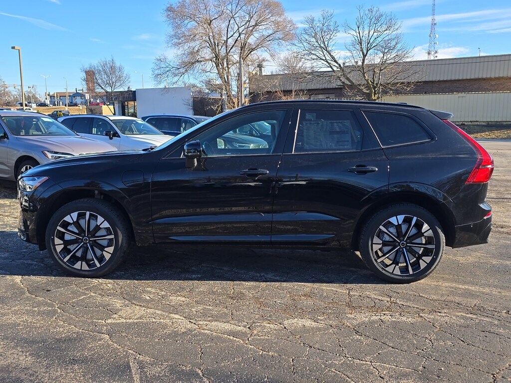 New 2026 Volvo XC60 plug-in hybrid T8 Plus SUV