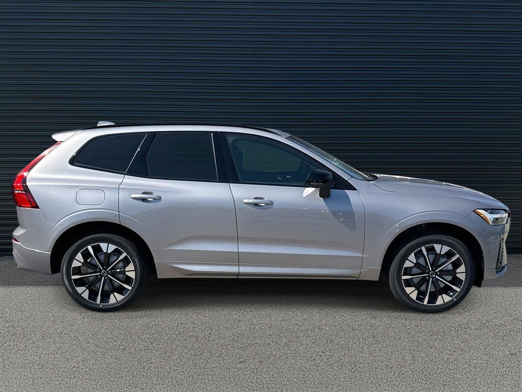 New 2026 Volvo XC60 B5 Plus SUV