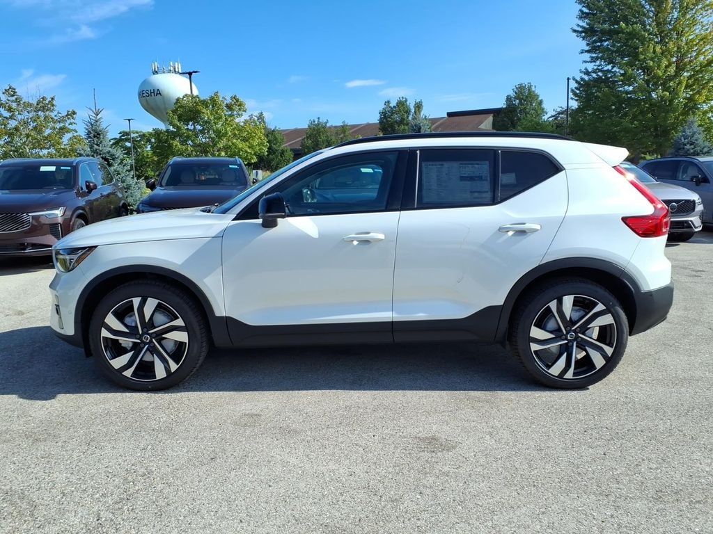 New 2026 Volvo XC40 B5 Ultra SUV