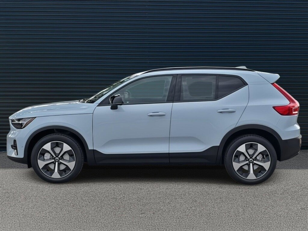 New 2026 Volvo XC40 B5 Plus SUV