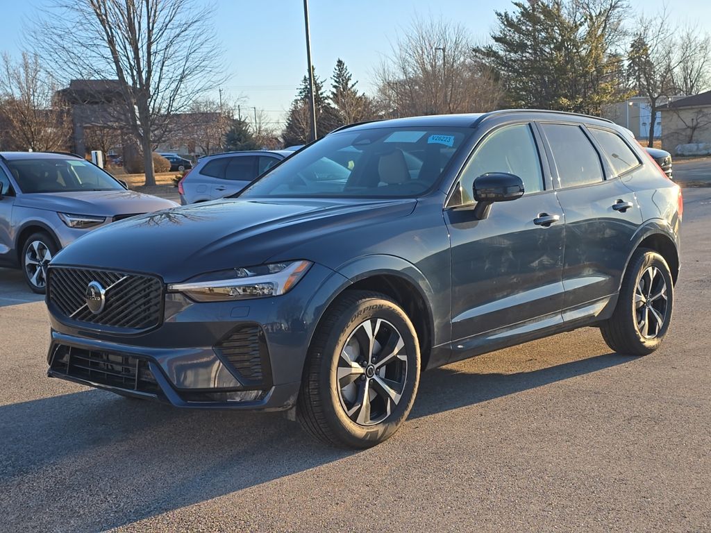 2026 Volvo XC60 B5 Core Dark AWD's photo