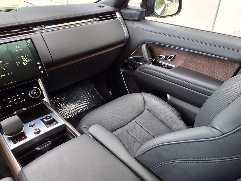 2023 Land Rover Range Rover SE - Photo 22