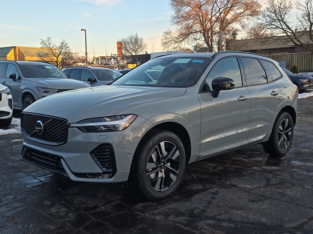 2026 Volvo XC60 B5 Plus Dark AWD's photo