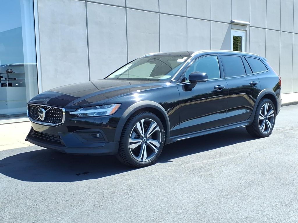 2024 Volvo V60 Cross Country