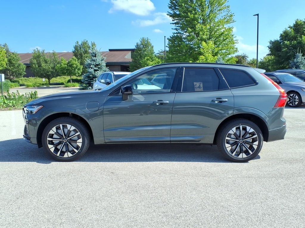 New 2026 Volvo XC60 plug-in hybrid T8 Plus SUV