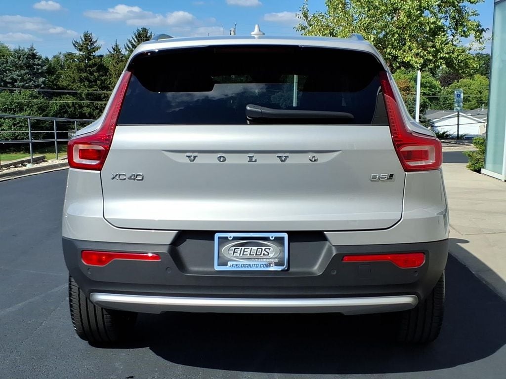 Certified 2023 Volvo XC40 B5 Core SUV