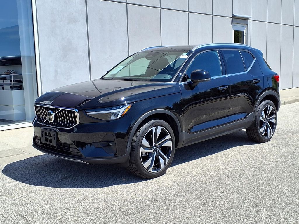 2023 Volvo XC40 B5 Ultimate Bright AWD's photo