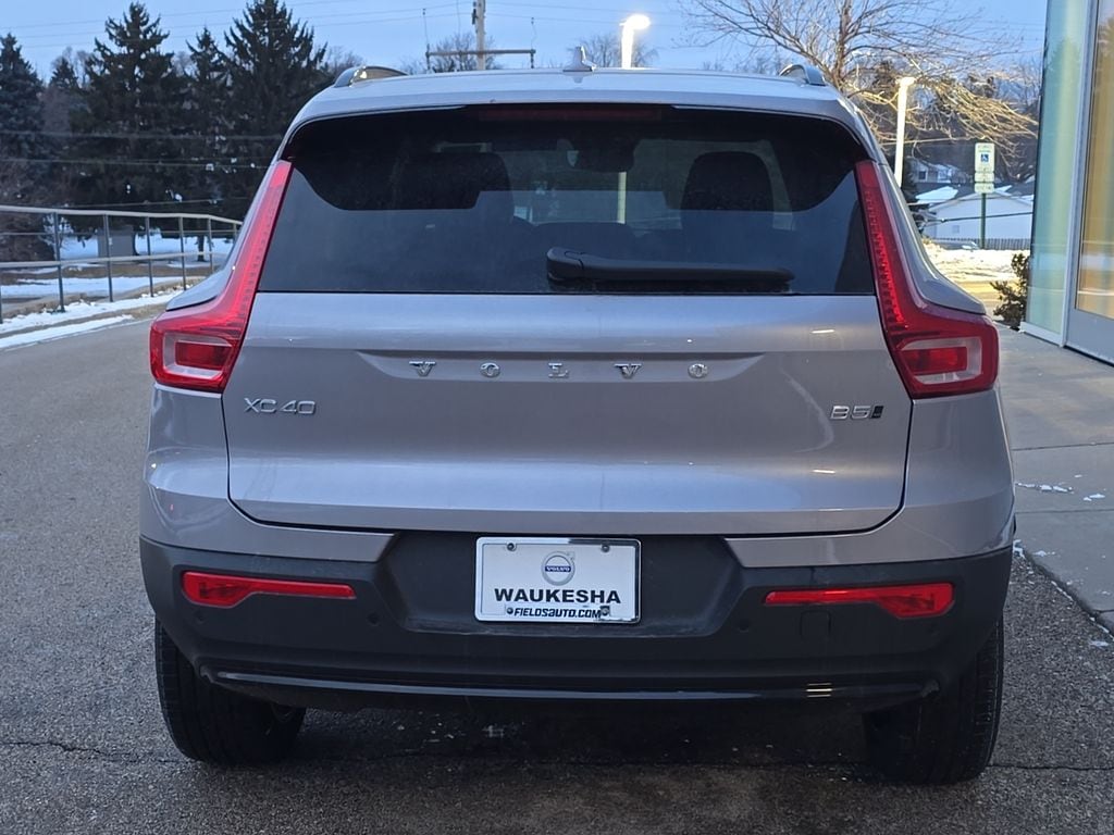 New 2026 Volvo XC40 B5 Ultra SUV