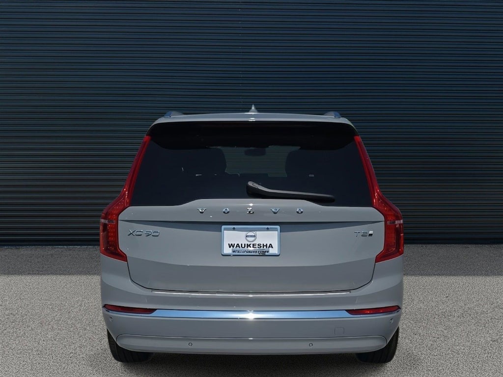 Used 2025 Volvo XC90 plug-in hybrid T8 Plus 7-Seater SUV