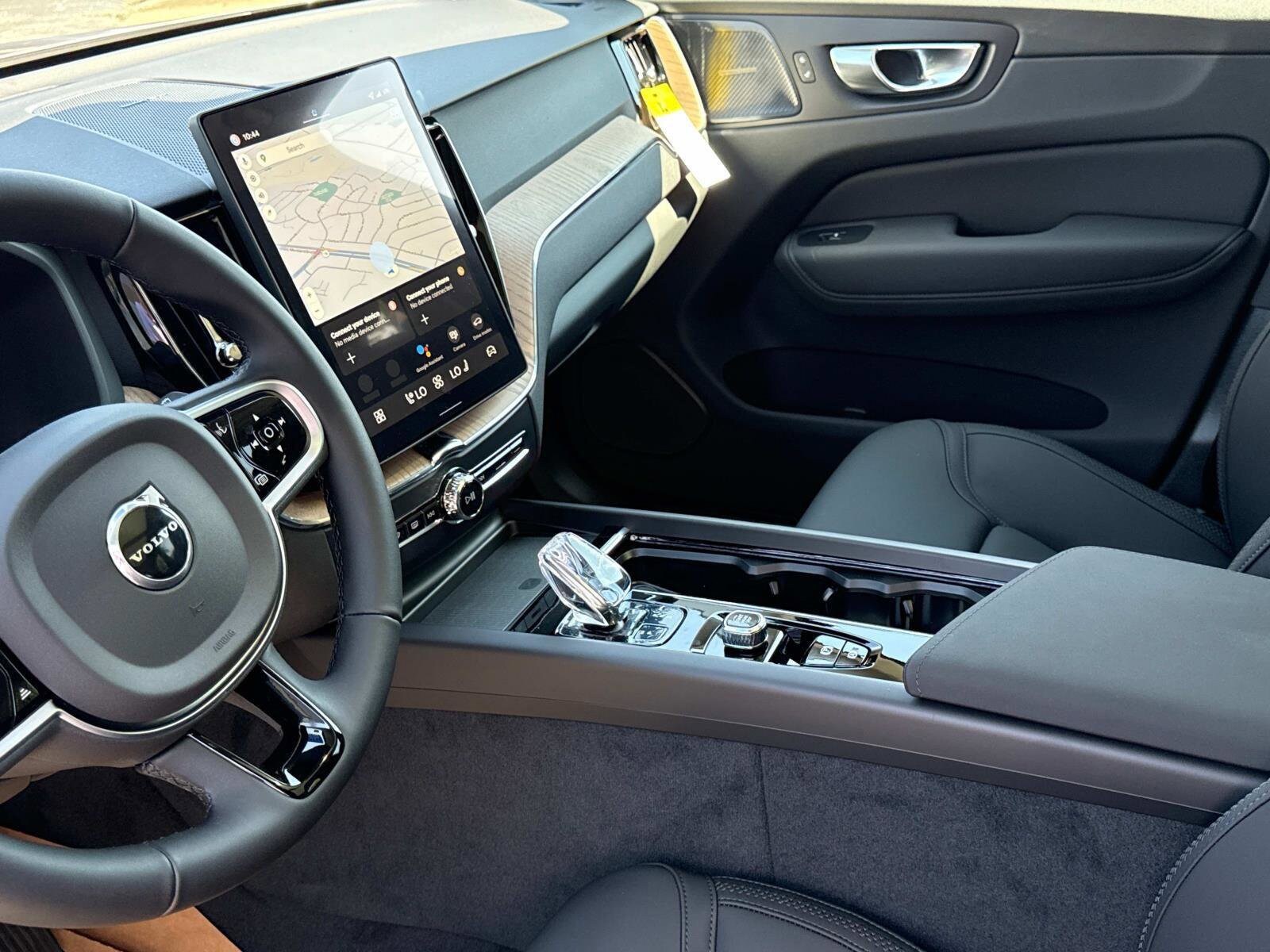2026 Volvo XC60 Plus - Photo 22