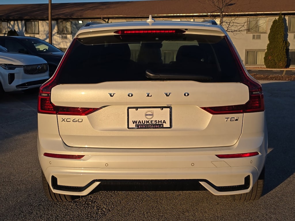 New 2026 Volvo XC60 plug-in hybrid T8 Ultra SUV