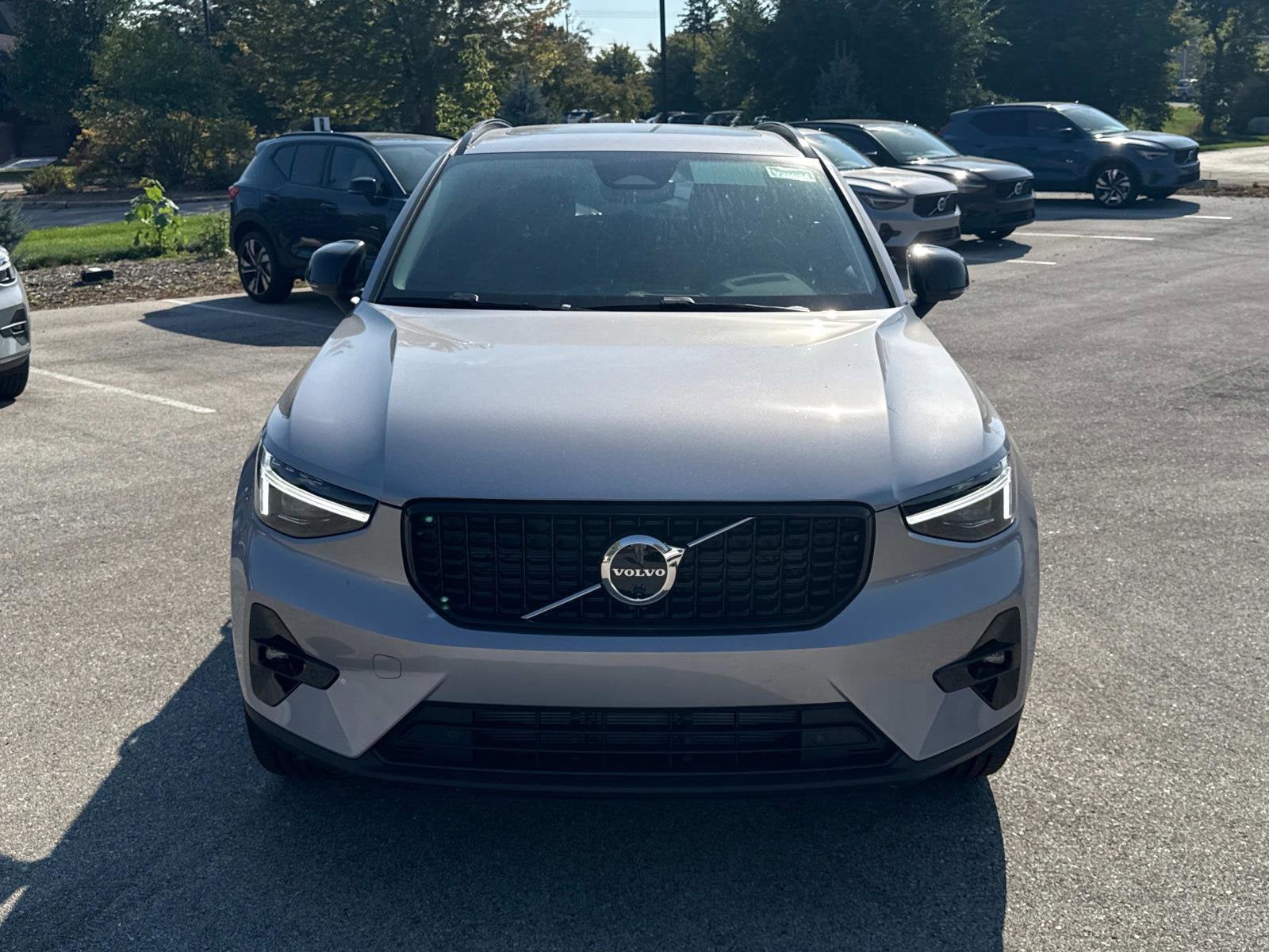 2026 Volvo XC40 Plus - Photo 2