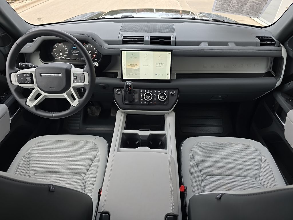 2025 Land Rover Defender S - Photo 8