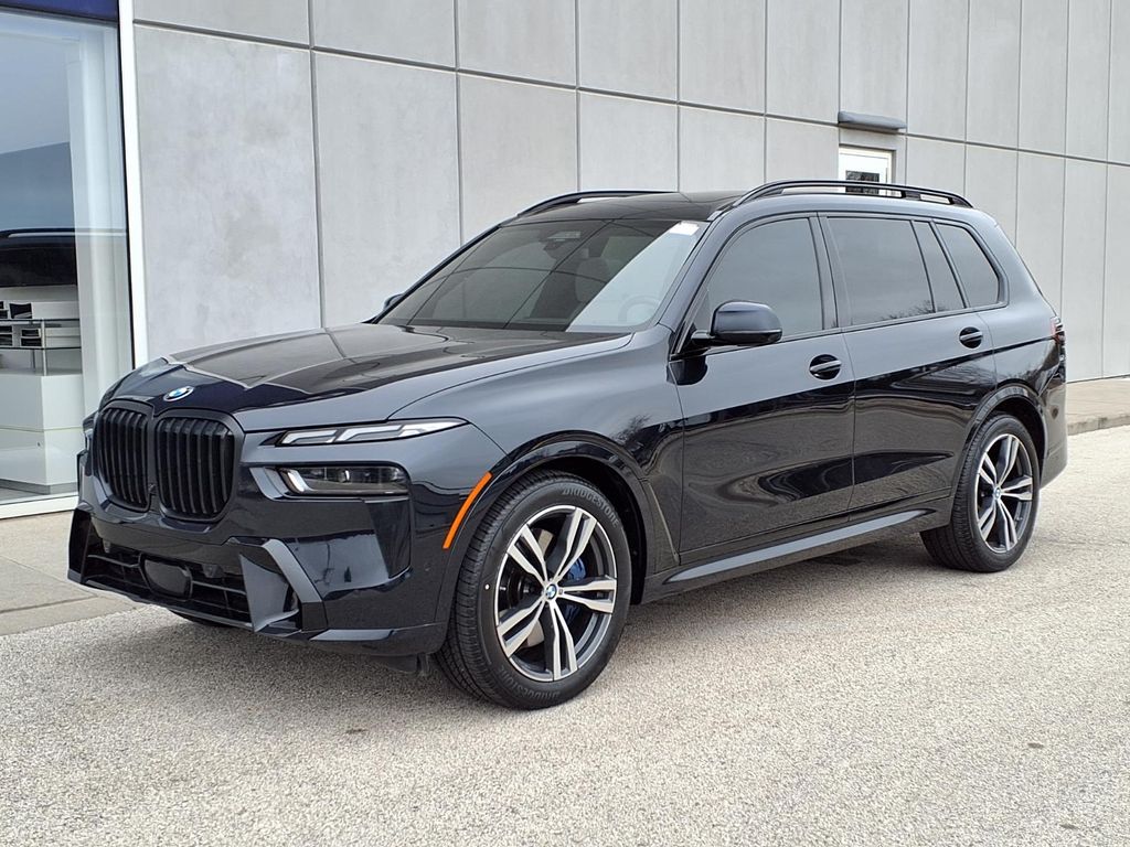 2023 BMW X7 xDrive40i's photo