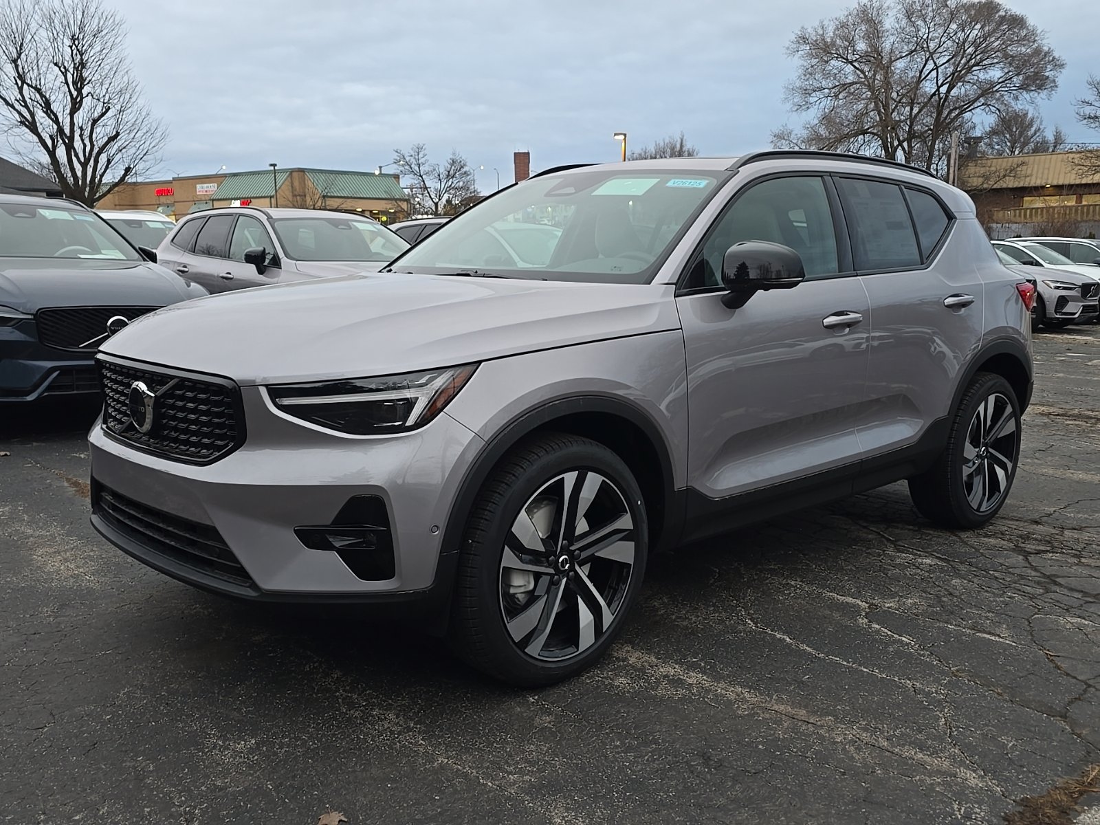 2026 Volvo XC40 SUV 