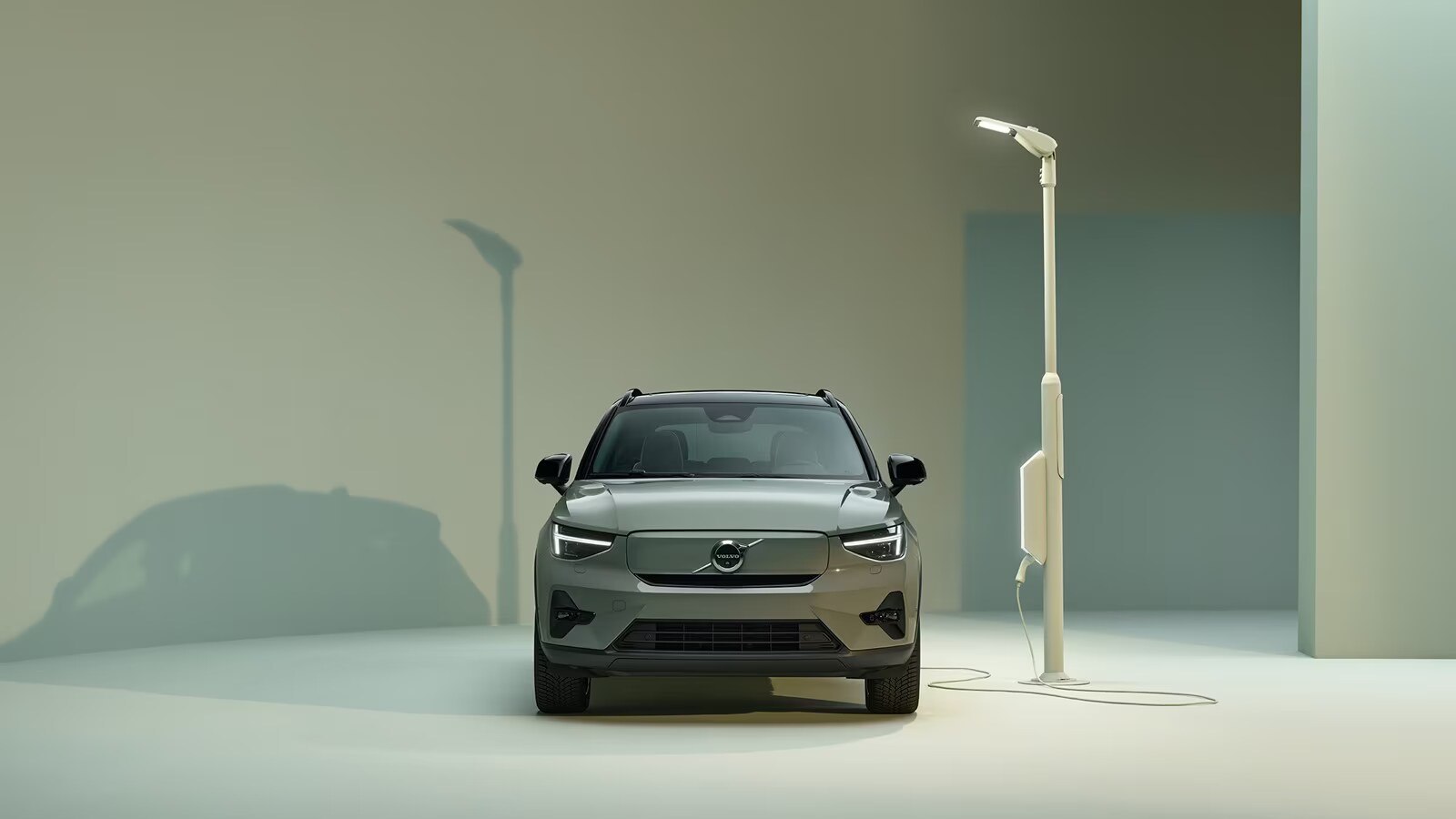 2023-volvo-xc40-front-charging.png