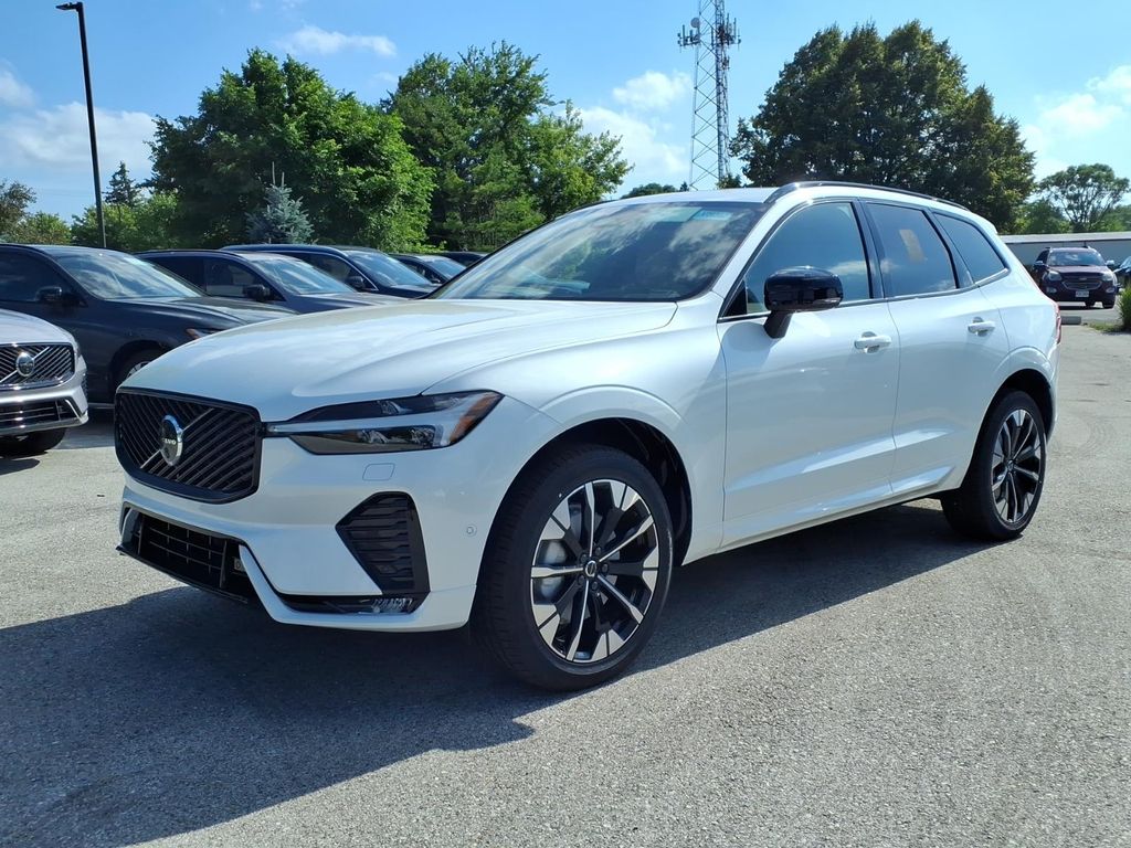 2026 Volvo XC60 B5 Plus Dark AWD's photo