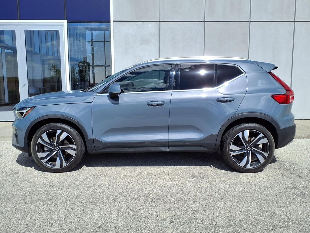 Certified 2023 Volvo XC40 B5 Plus Bright Theme SUV