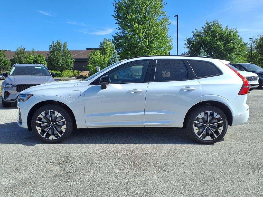 New 2026 Volvo XC60 plug-in hybrid T8 Plus SUV