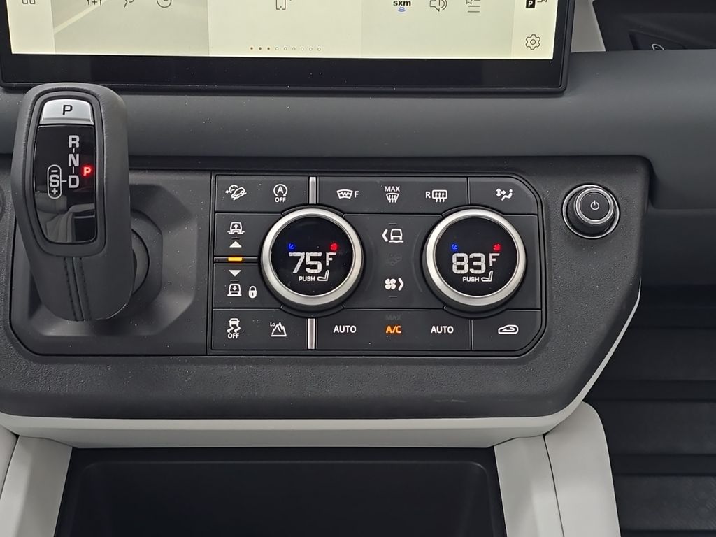 2025 Land Rover Defender S - Photo 20