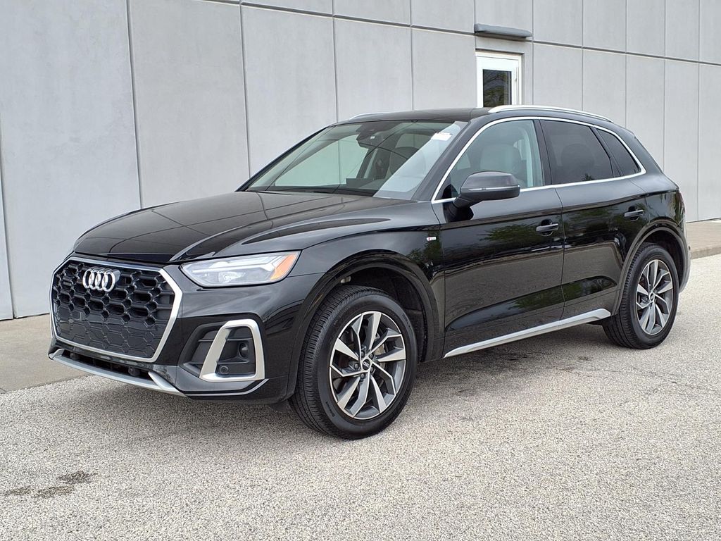2022 Audi Q5 45 Premium's photo